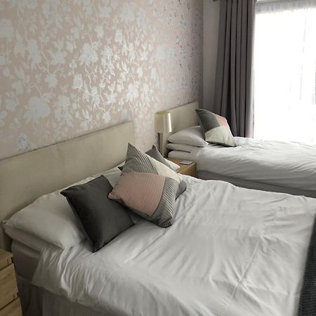 Basingstoke En Suite Room In Garden Annex Eksteriør bilde
