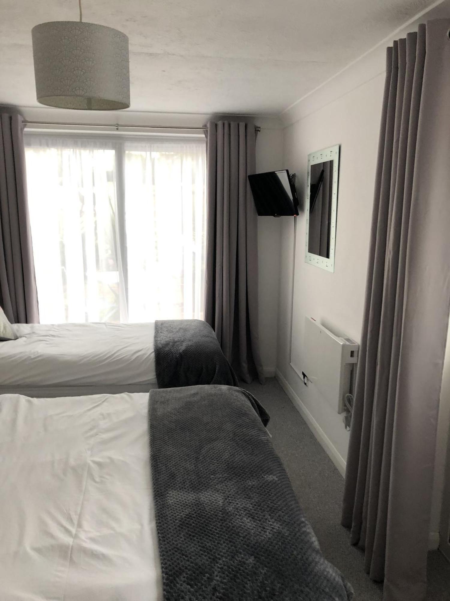 Basingstoke En Suite Room In Garden Annex Eksteriør bilde