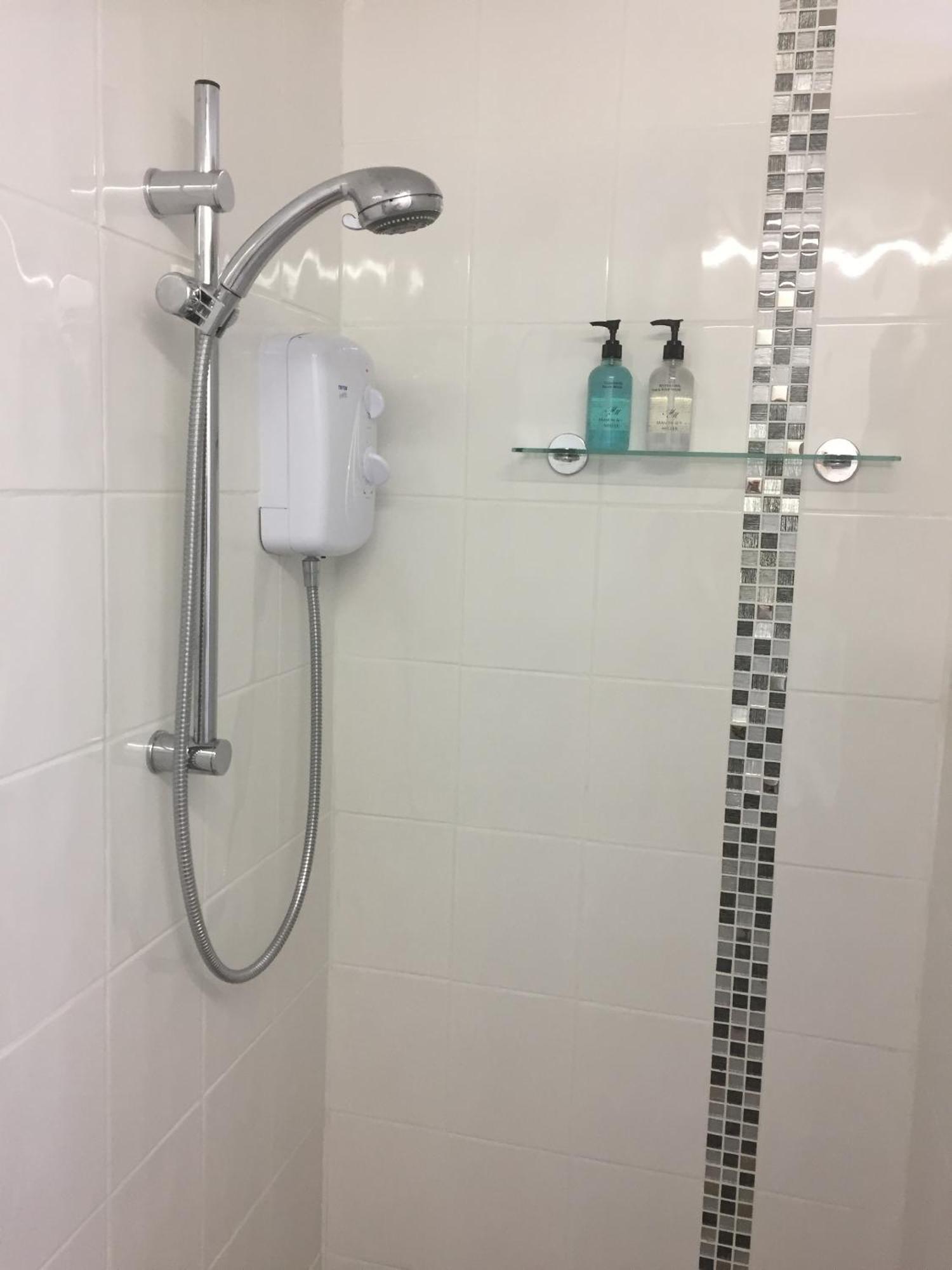 Basingstoke En Suite Room In Garden Annex Eksteriør bilde