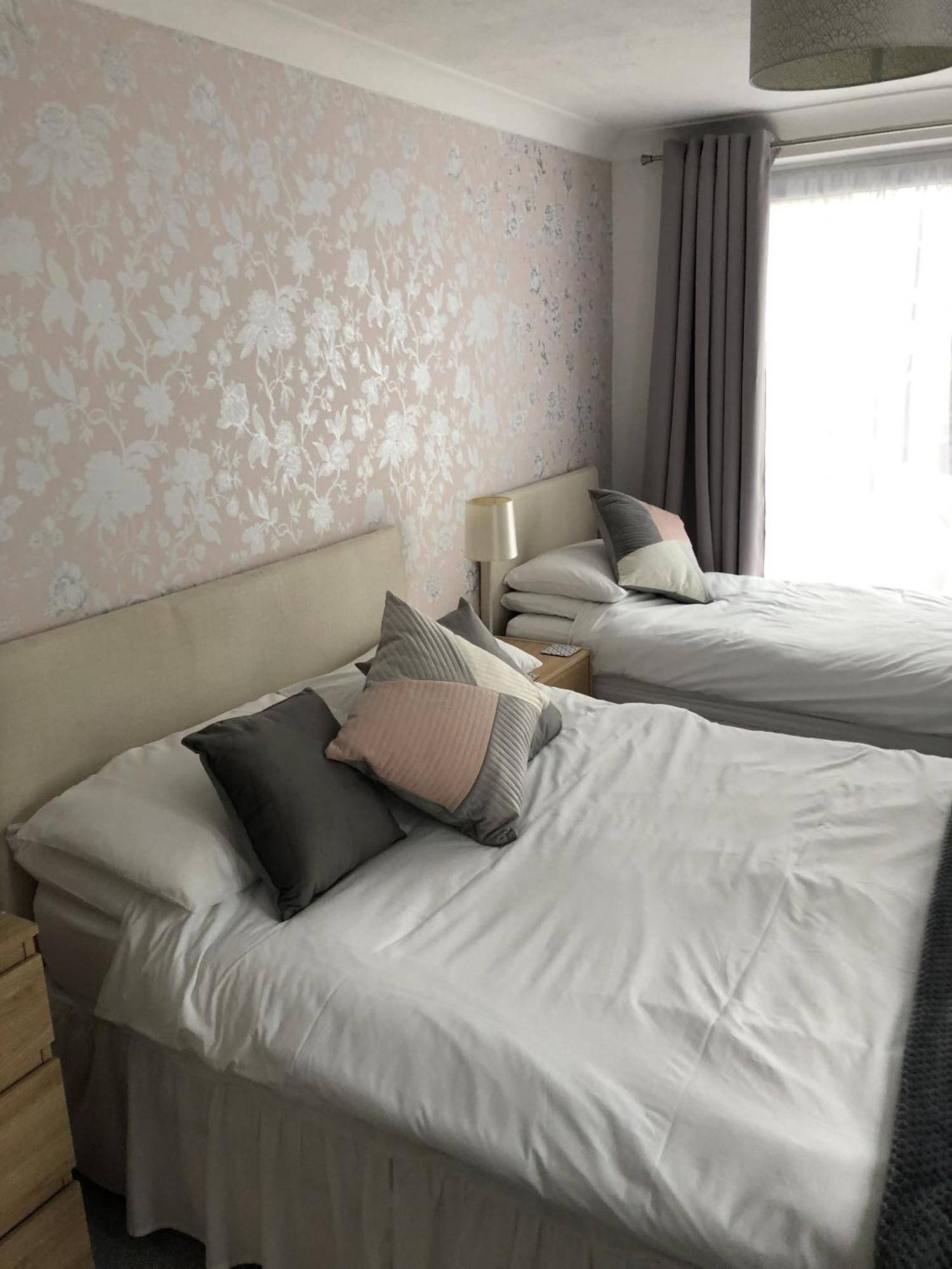 Basingstoke En Suite Room In Garden Annex Eksteriør bilde